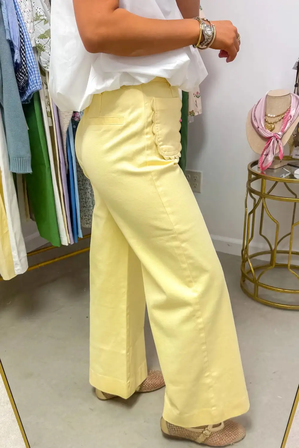 Relaxed Fit Straight Leg Patch Pocket Scalloped Casual Jeans