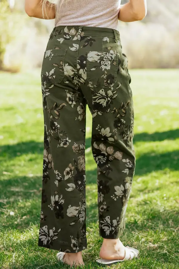 Women's Vintage Floral Print Square Patch Pocket Raw Hem Shift Jeans