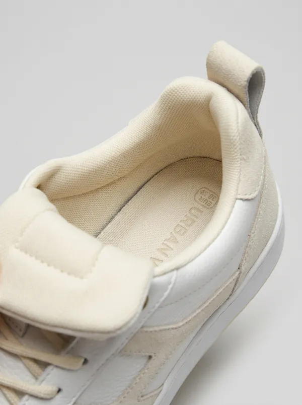 Lace-Detail Perforated Lace-Up Geometric Women's Low-Top Skate Sneakers