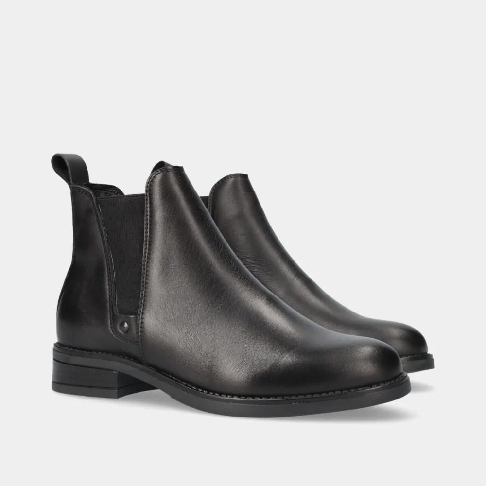 Refined Leather Elastic Ankle Boots