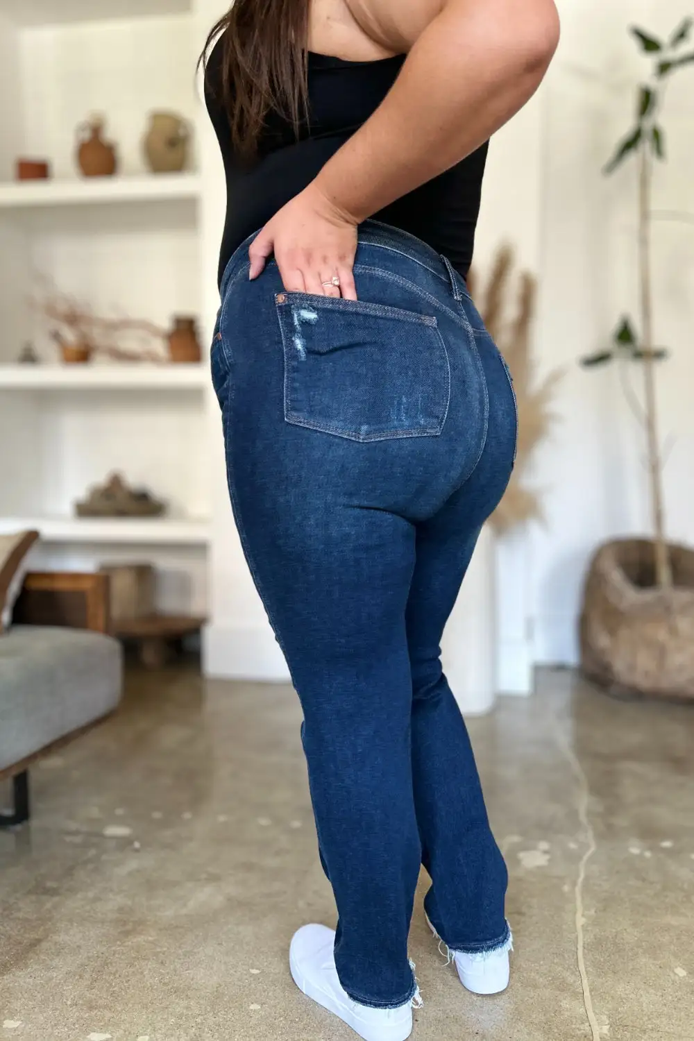 Simple Trim Subtle Texture Denim Jeans