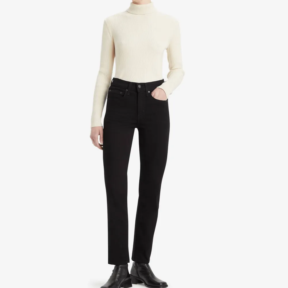 Relaxed Straight-Leg High-Rise Women's Jeans