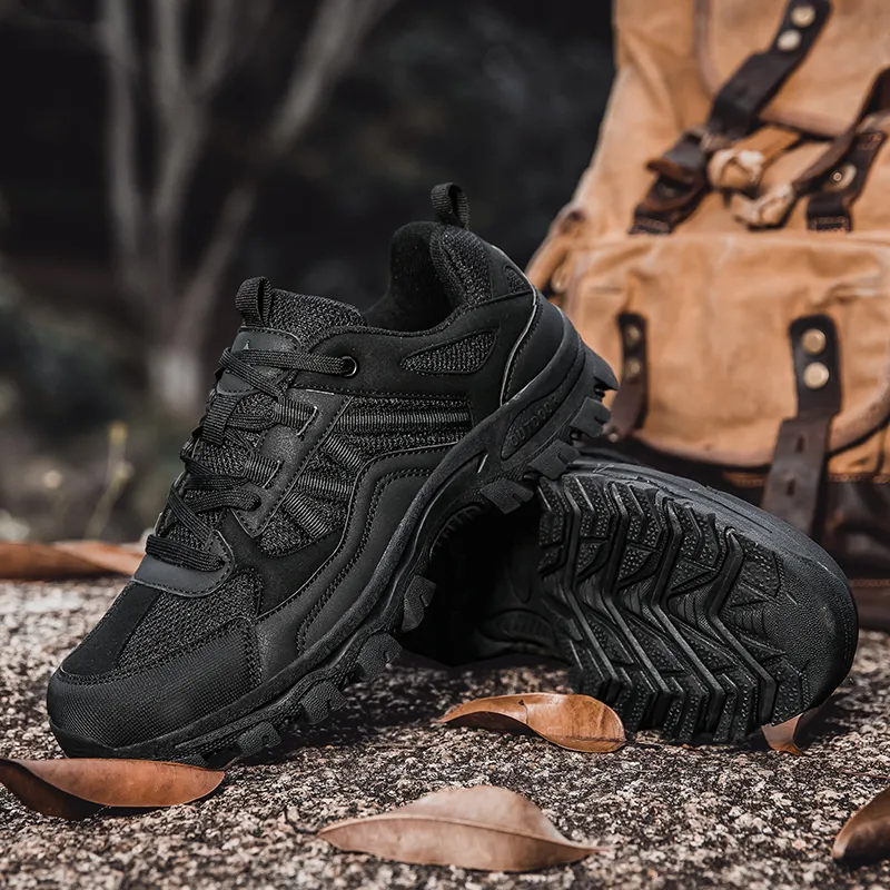 Men's Lightweight Wide Toe Trail Shoes