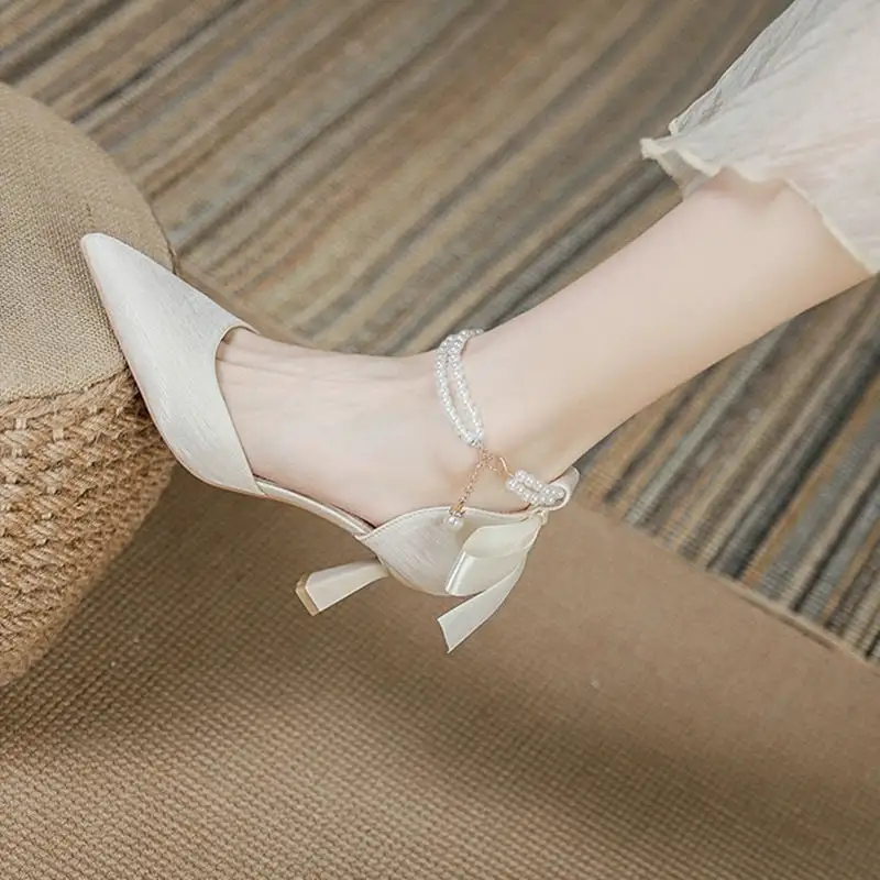Bow Detail Pointed Toe Sandals