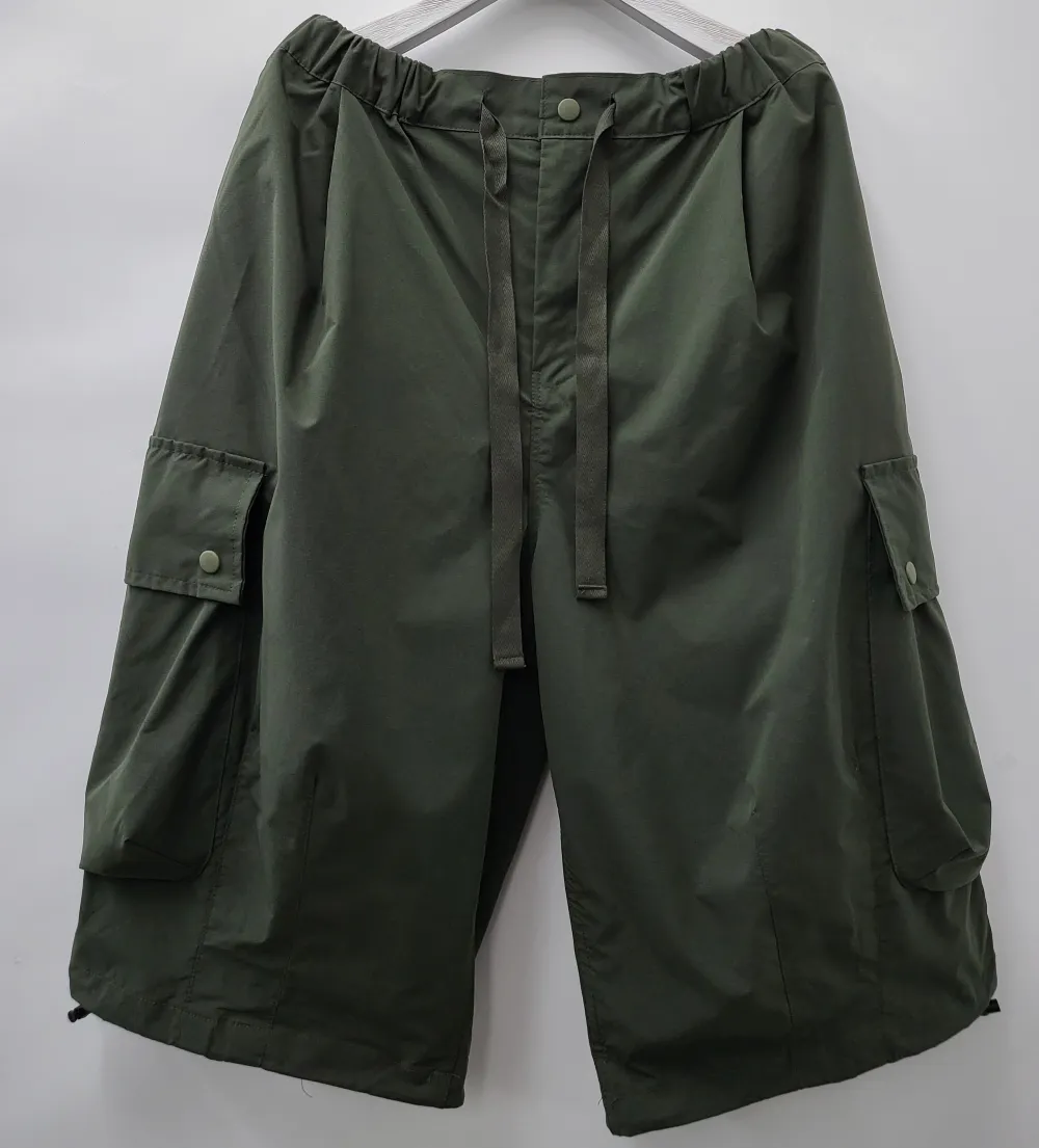 Roomy Streetwear Solid Longline Cargo Shorts