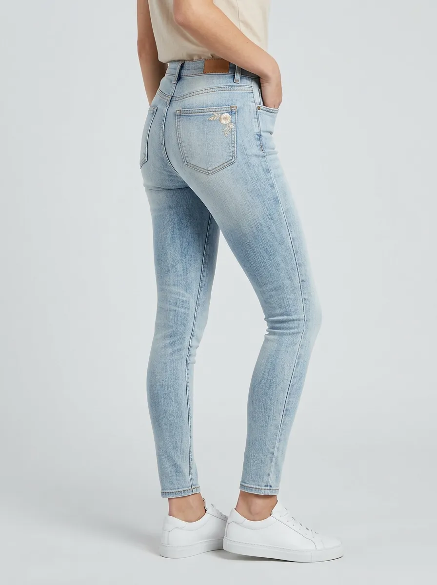 Women's Floral Embroidery Light Wash Printed Slim Jeans