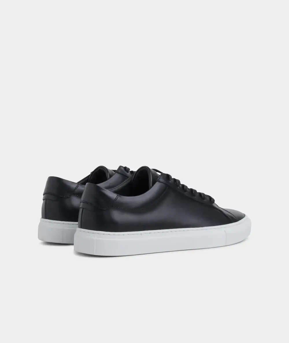 Relaxed Casual Leather Sneakers