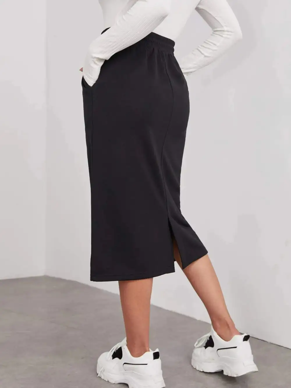 Fine Drawstring Pocket Detail Skirt