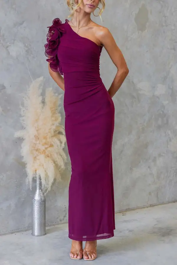 Sophisticated Sleeveless And Flowing Maxi Skirt