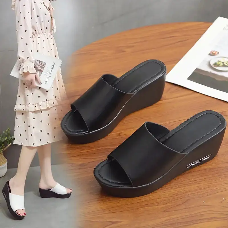 Light Grip Slide Sandals