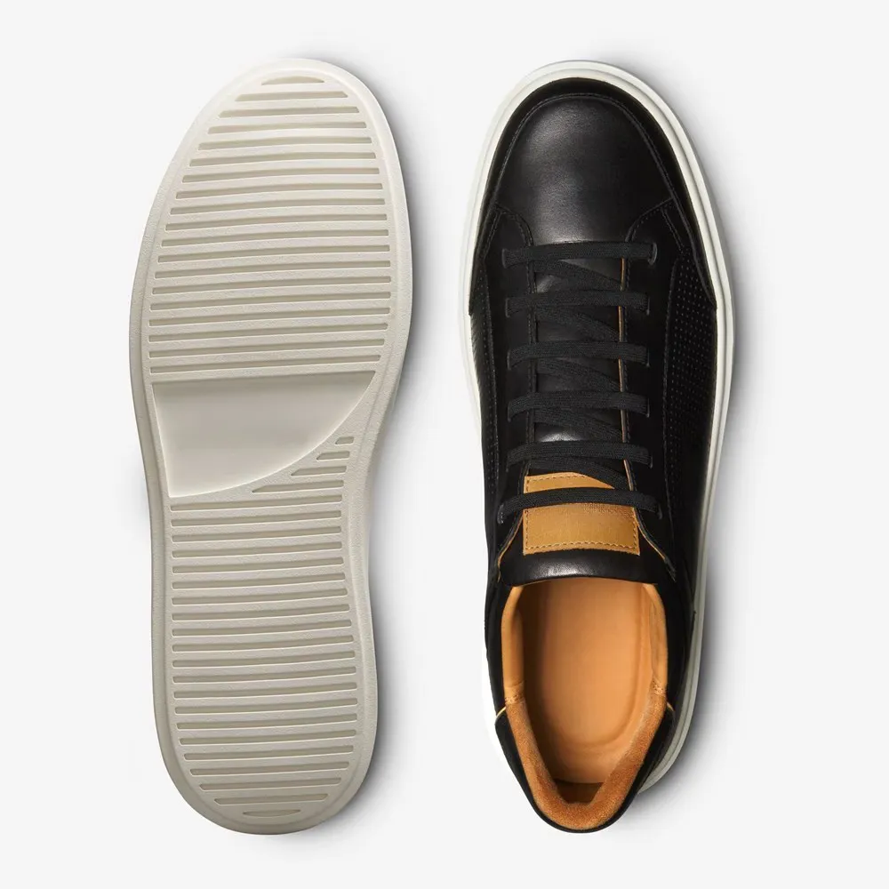 Plain Modern Look Sneaker