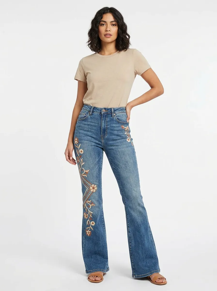 Women's Medium Wash Floral Embroidery Five-Pocket Flare Jeans