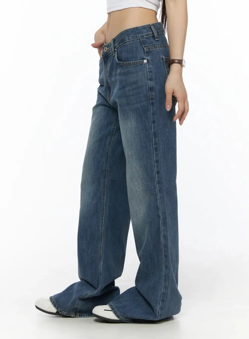 Faded Low-Rise Baggy Jeans