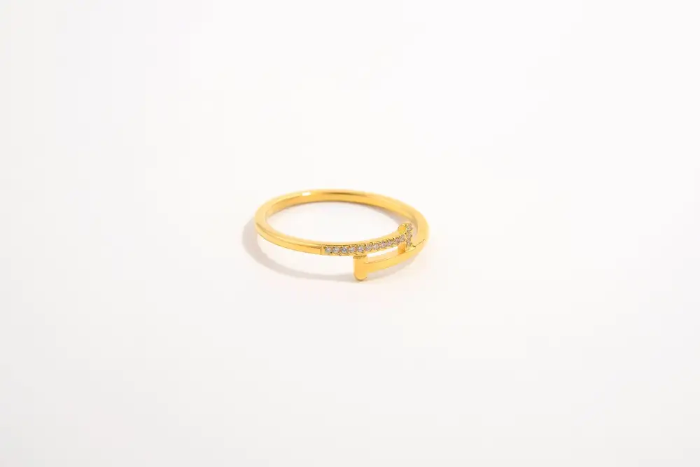 Sleek Minimal Everyday Fashion Ring