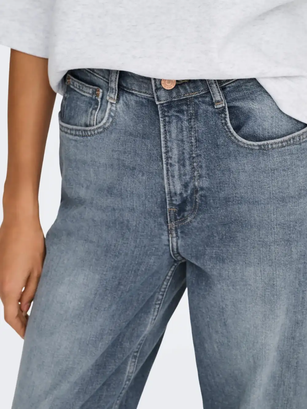 Essential Easy Fit Everyday Classic Jeans