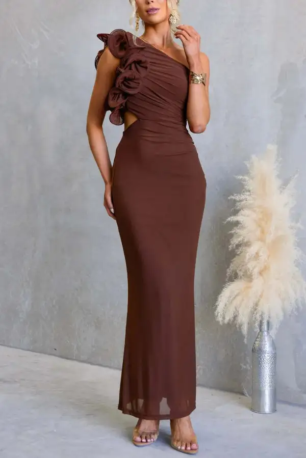 Sophisticated Sleeveless And Flowing Maxi Skirt