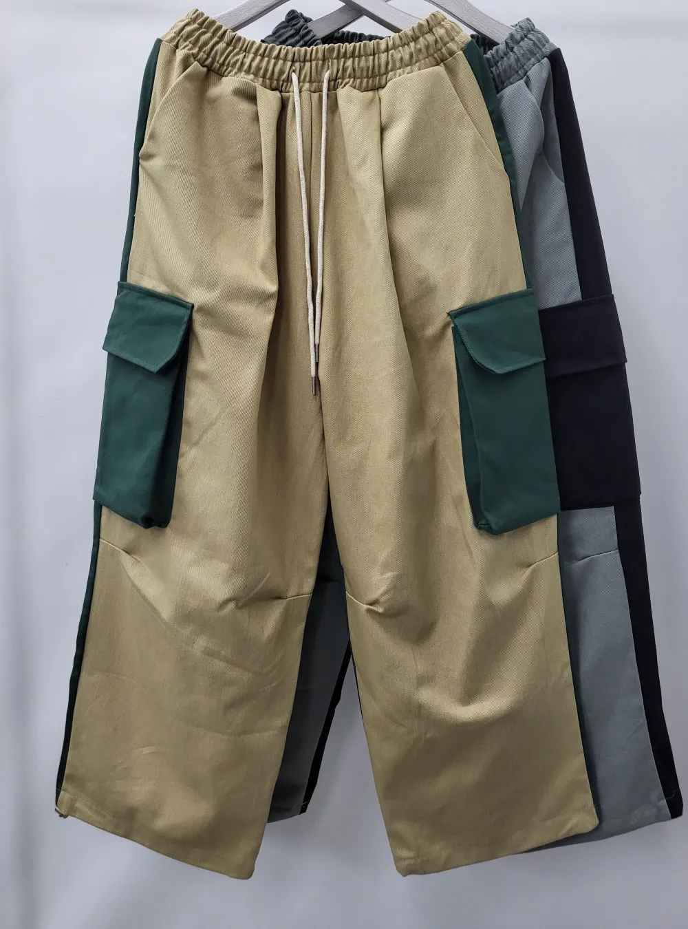 Functional Colorblock Cuffed Relaxed Cargo Pants