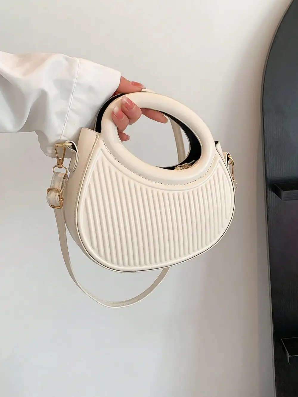 Circular Polyester Shoulder Bag Round Hard Body Chic