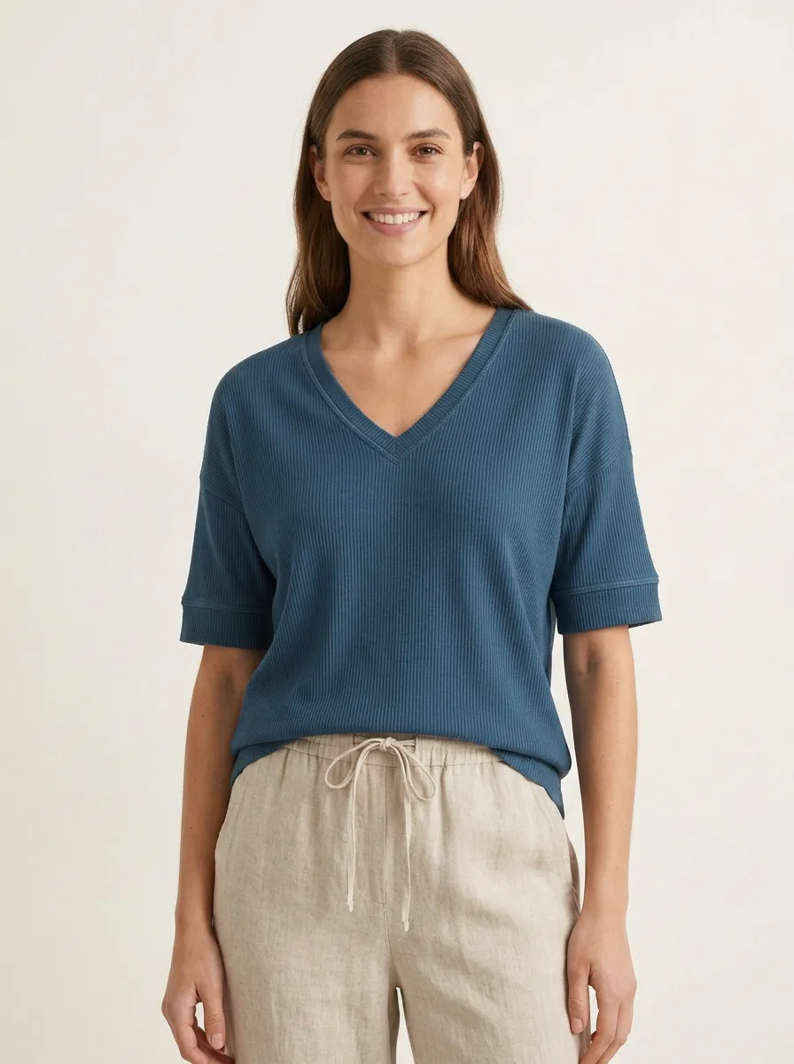 Comfort-Look Women's V-Neck Shirt