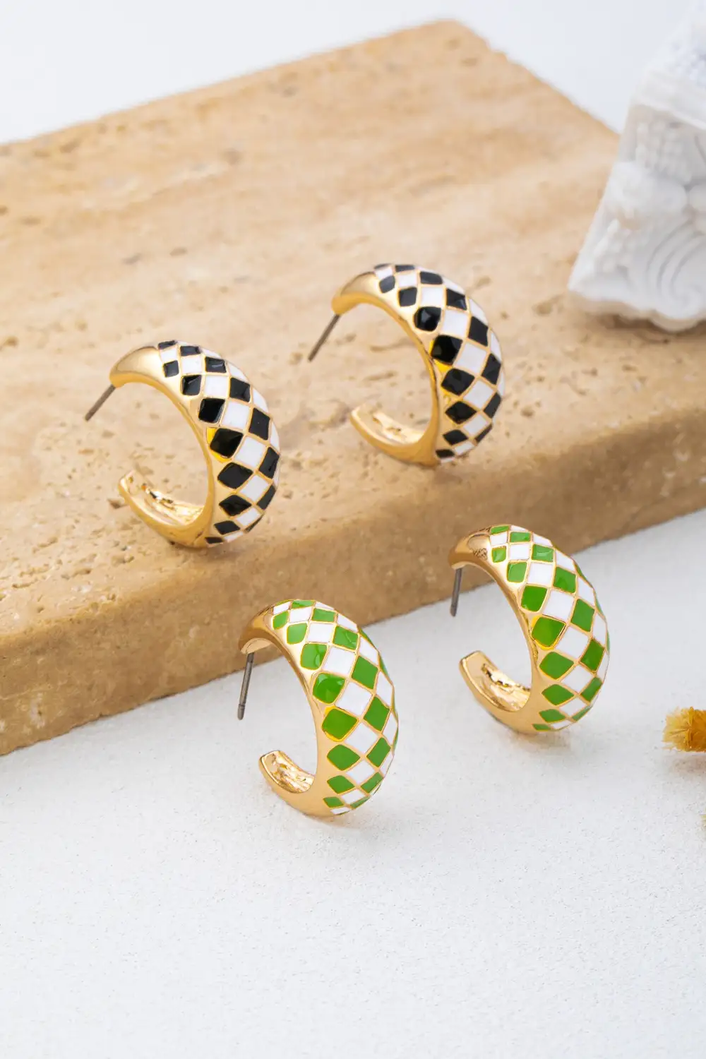 Checkered namel Hoop arring