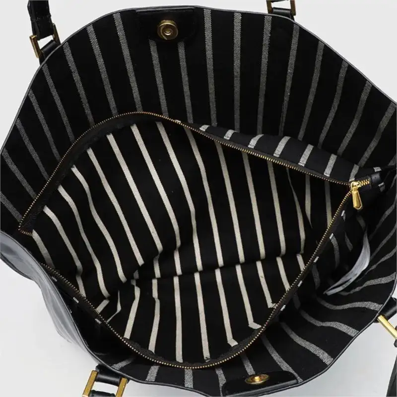 Office Chic: French-Style Minimalist Commuter Tote