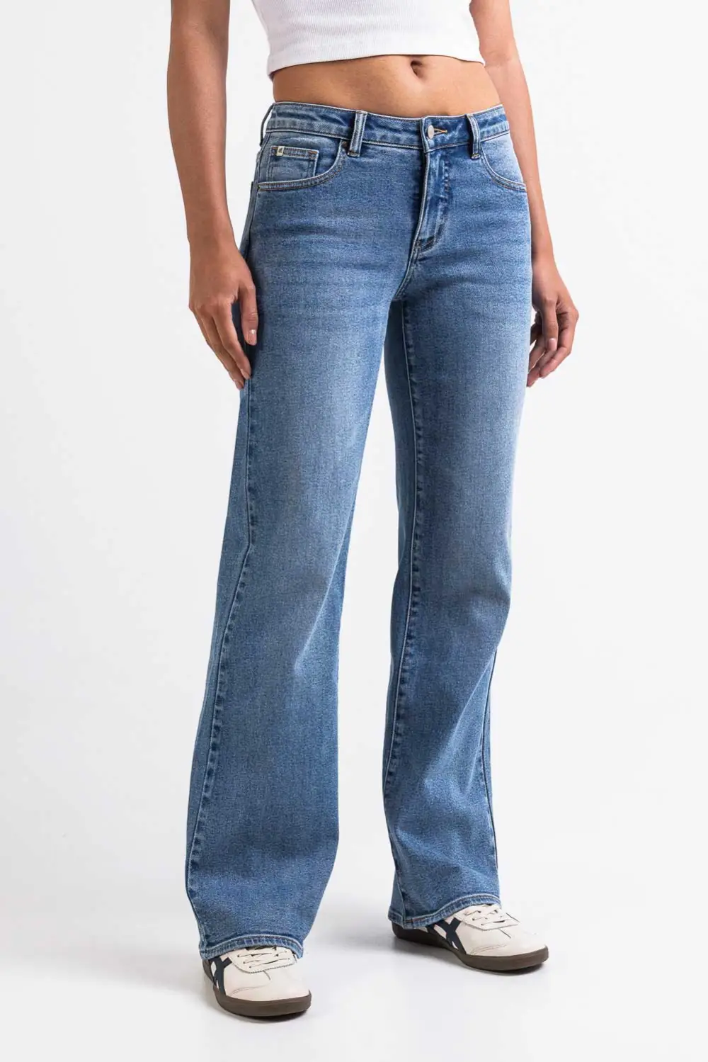 Distinctive Low Rise Straight Leg Jeans