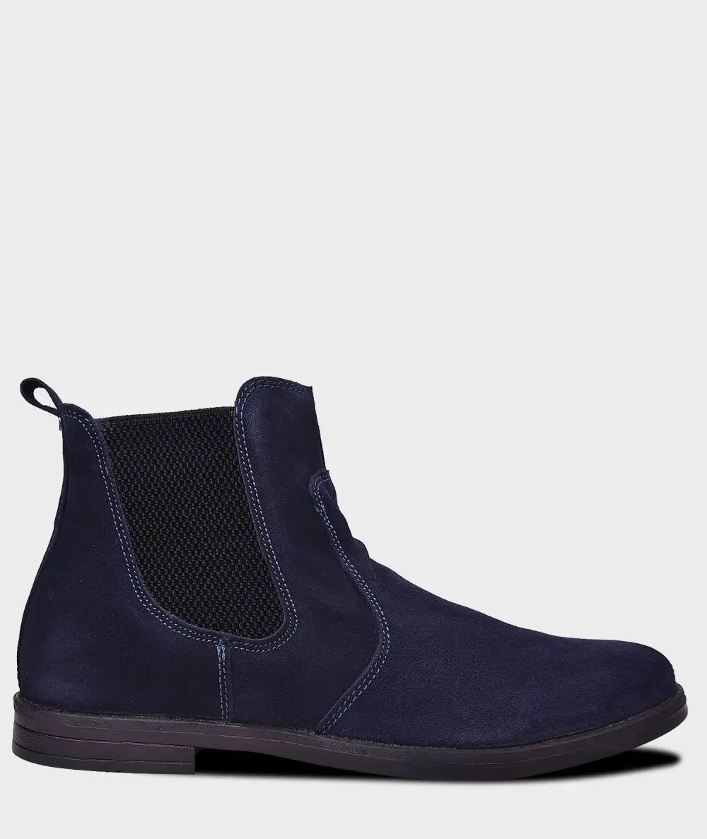 Sleek Everyday Leather Chelsea Boots