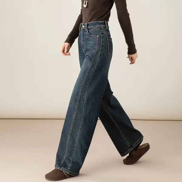 Contemporary Loose Fit Fleece Lined Straight Leg Jeans