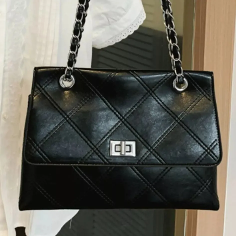 Women's Quilted Chain Shoulder Bag