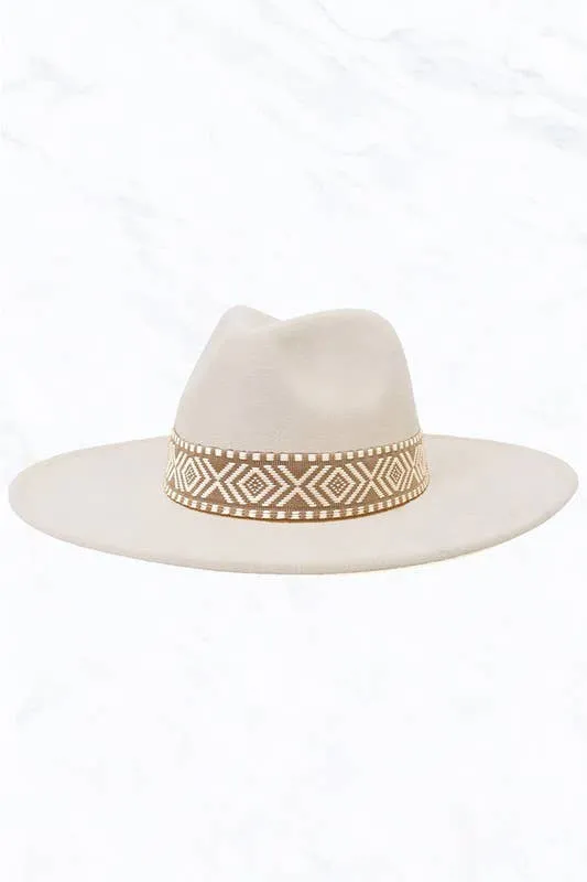 Big Brim Peach Heart Top Aztec Pattern Belt Jazz Hat