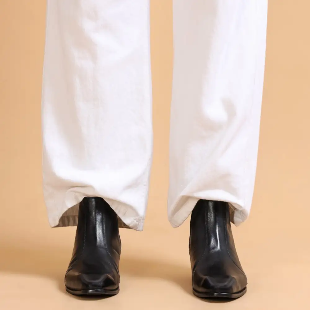 Side Zip Leather Chelsea Boots