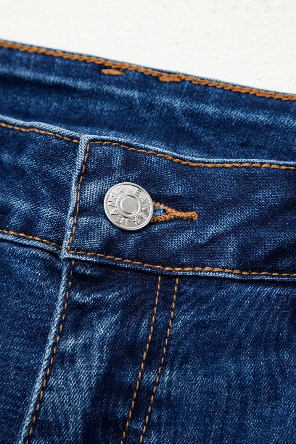 Women's Chic Seam Detail Raw Hem Ankle Length Jeans