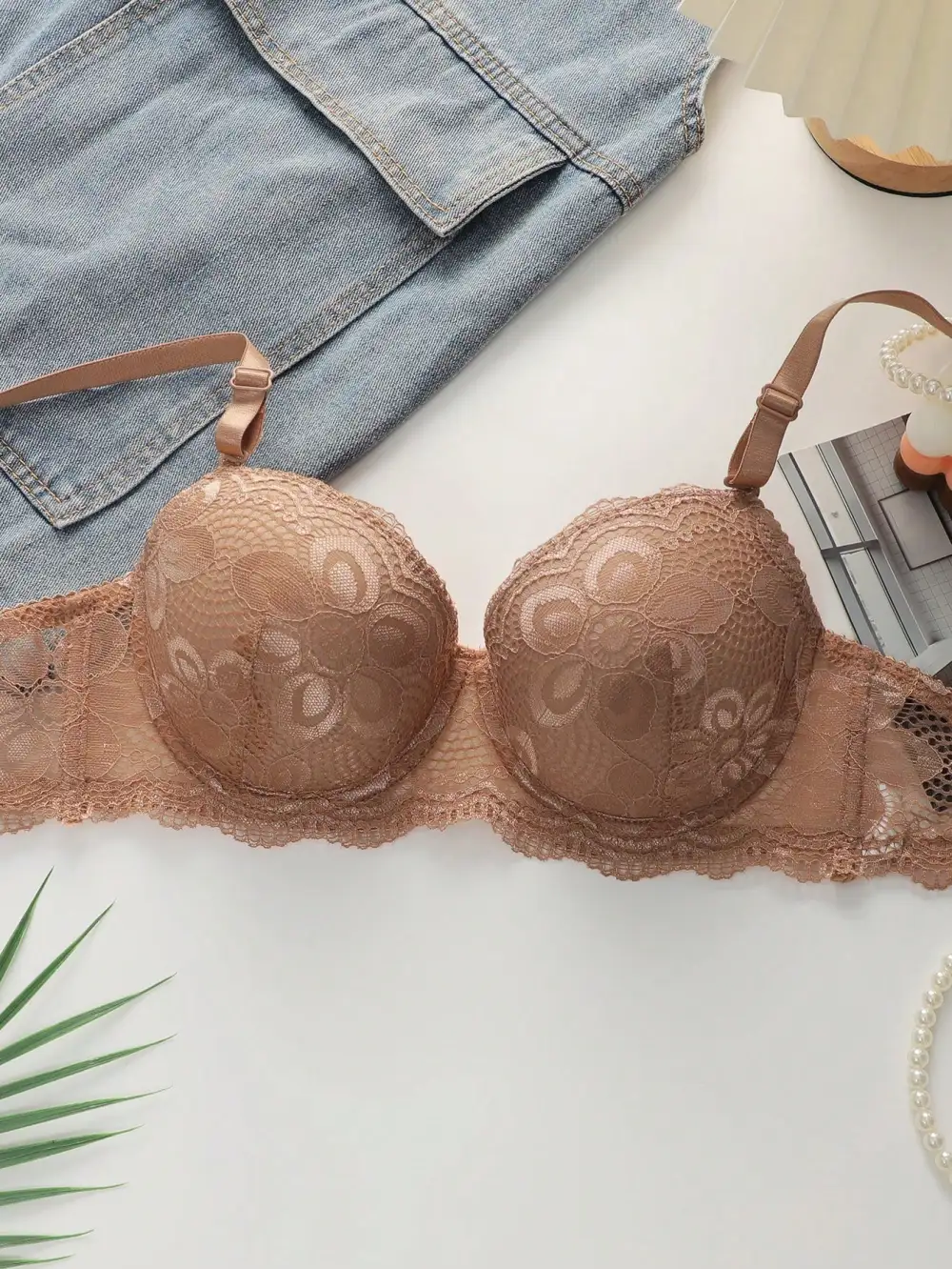 Contrast Lace Underwire Bra And Brief Set