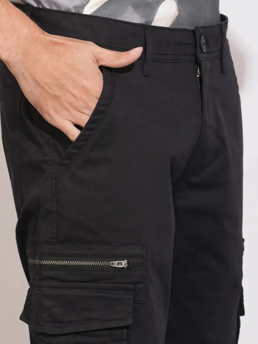 Regular-Fit Mid-Rise Cargo Trousers