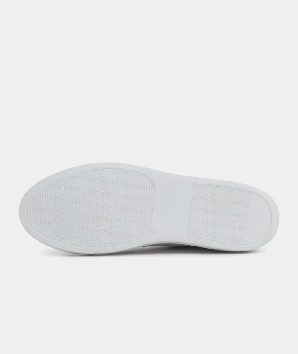 Streamlined Casual Leather Sneakers