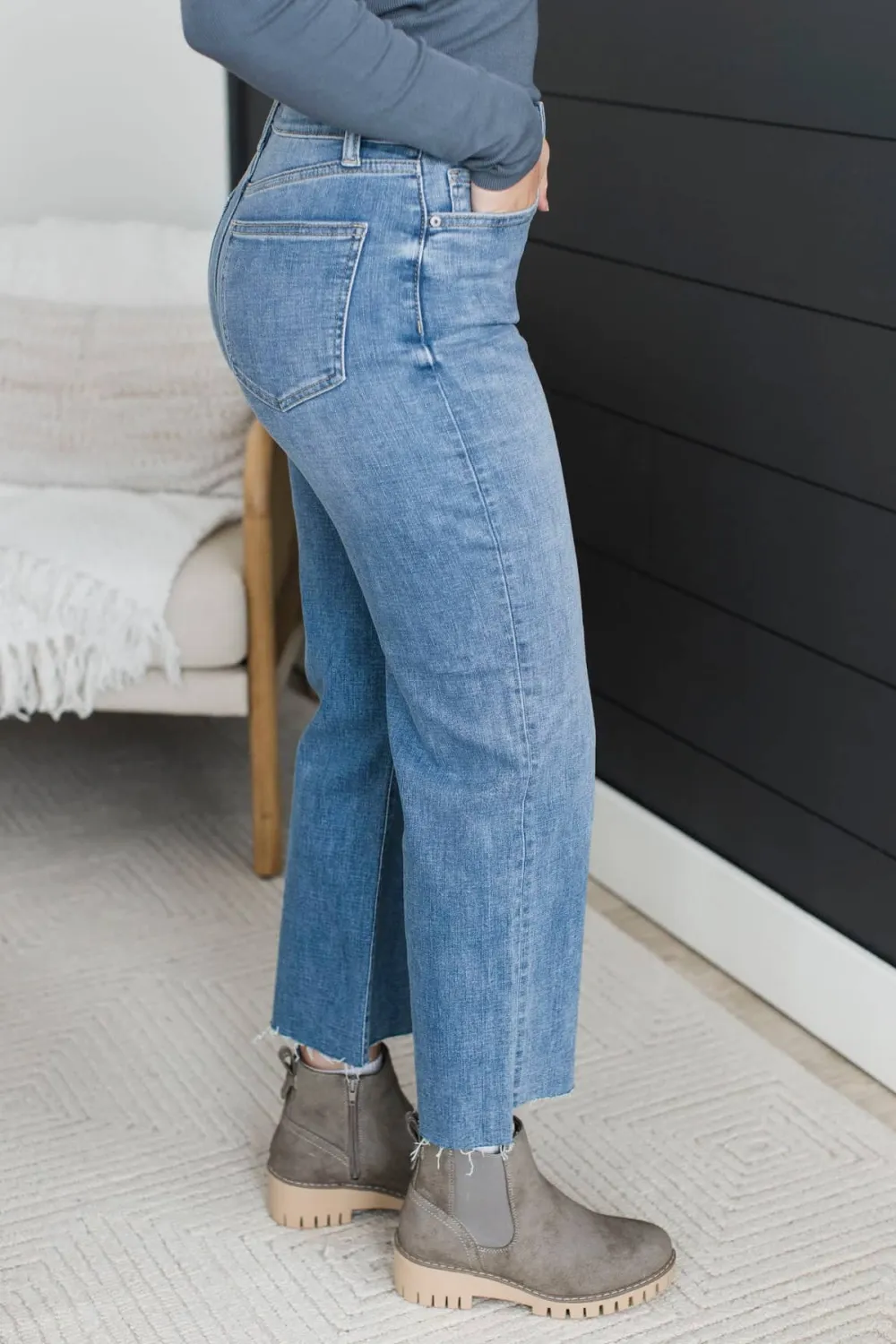 High-Rise Cropped Straight Leg Clean Finish Everyday Jeans
