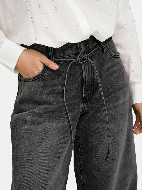 Straight Wide Leg Cropped Jeans