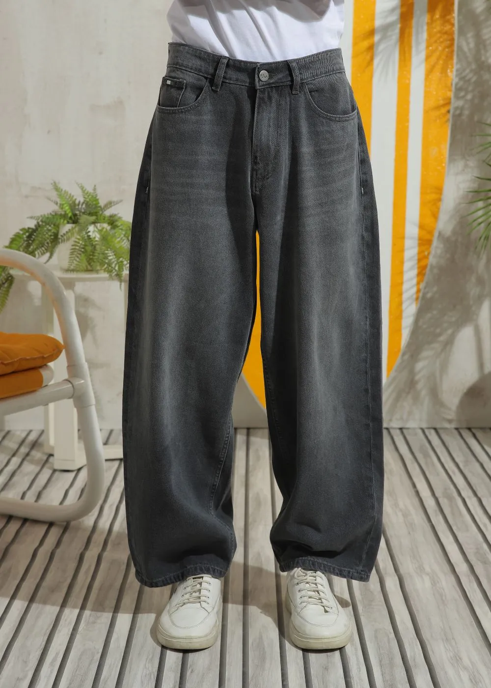 Baggy Tapered Barrel Jeans