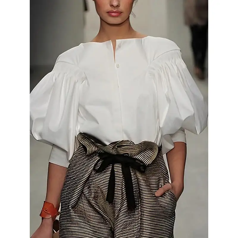 Women's Buttoned Puff-Sleeve Blouse