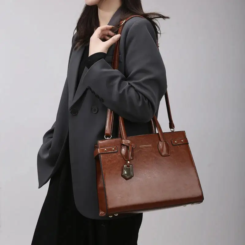 Luxurious Craft: Genuine Leather Flap-Cover Handbag