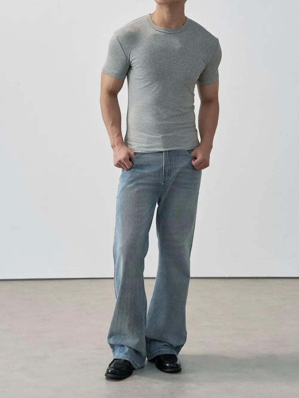 Light Washed Straight Leg Jeans