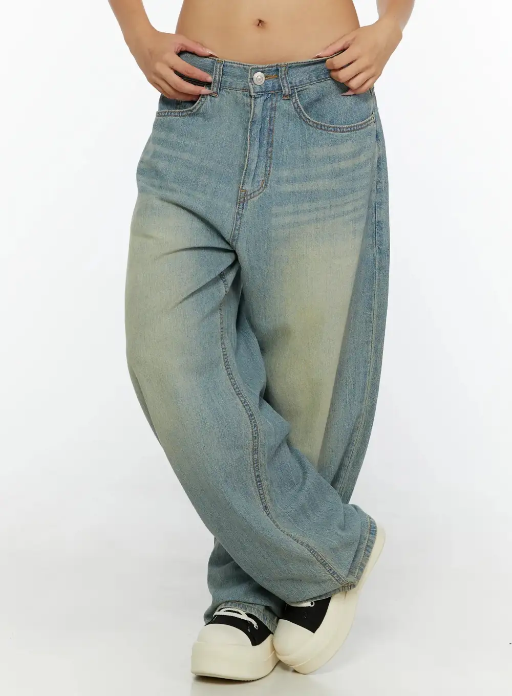 Pocketed Cotton Wide-Leg Jeans