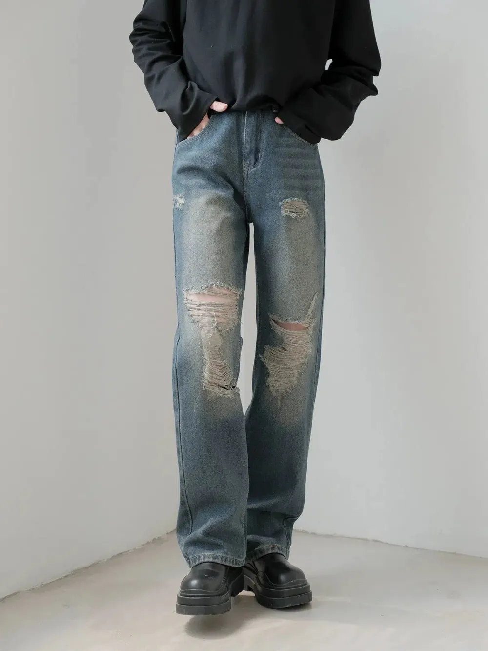 Whisker Ripped Fit Jeans