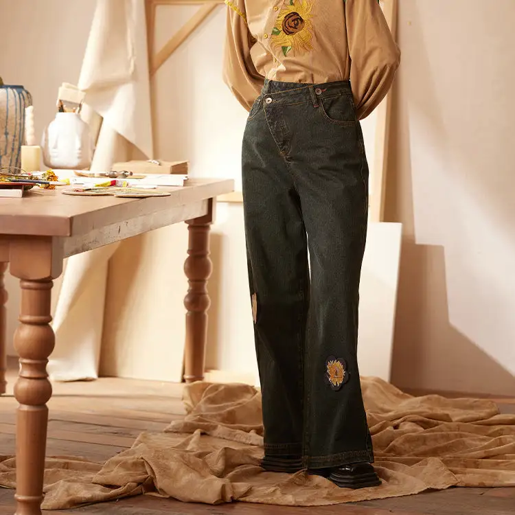 Embroidered Flared Jeans