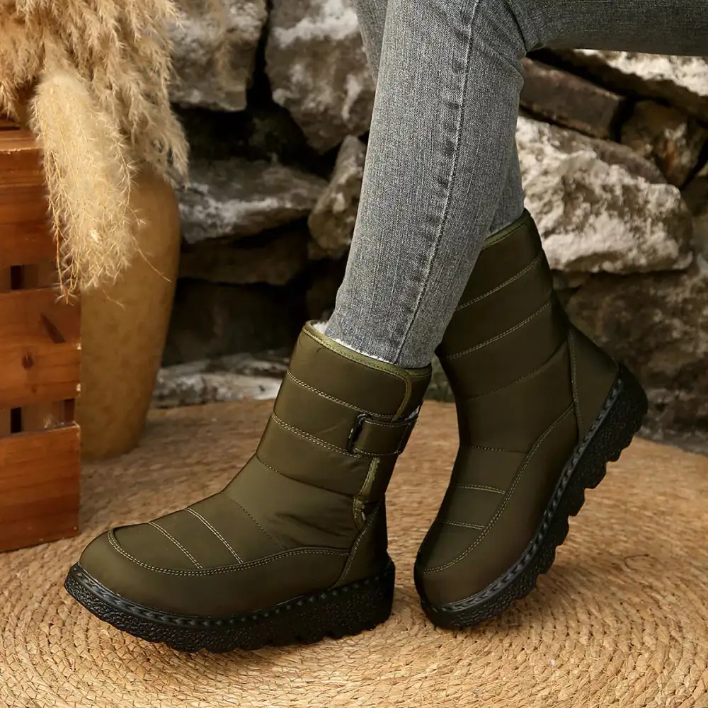 Refined Round Toe Platform Boots