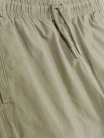 Cotton Rich Cargo Trousers detail 2