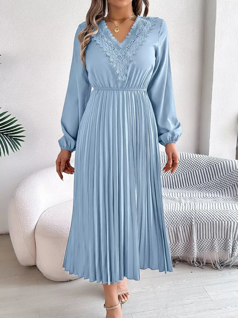 Lace V Neck Pleated Dress Casual