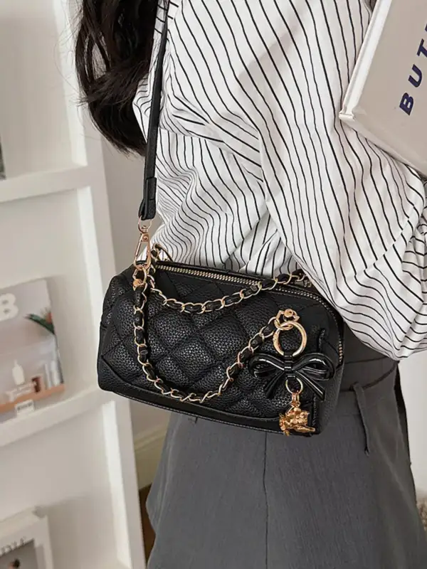 Women's Refined Quilted Chain Crossbody Bag