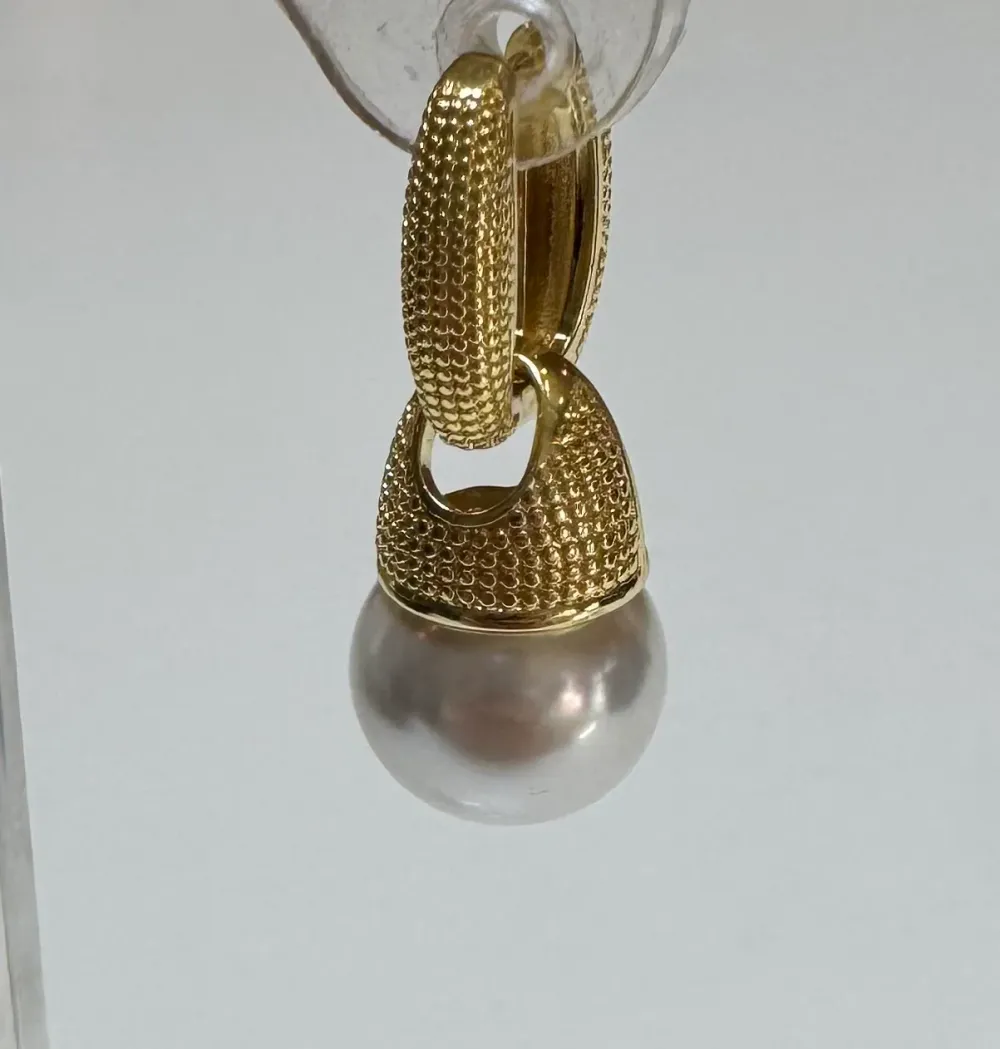 Minimal Pearl Drop Earrings