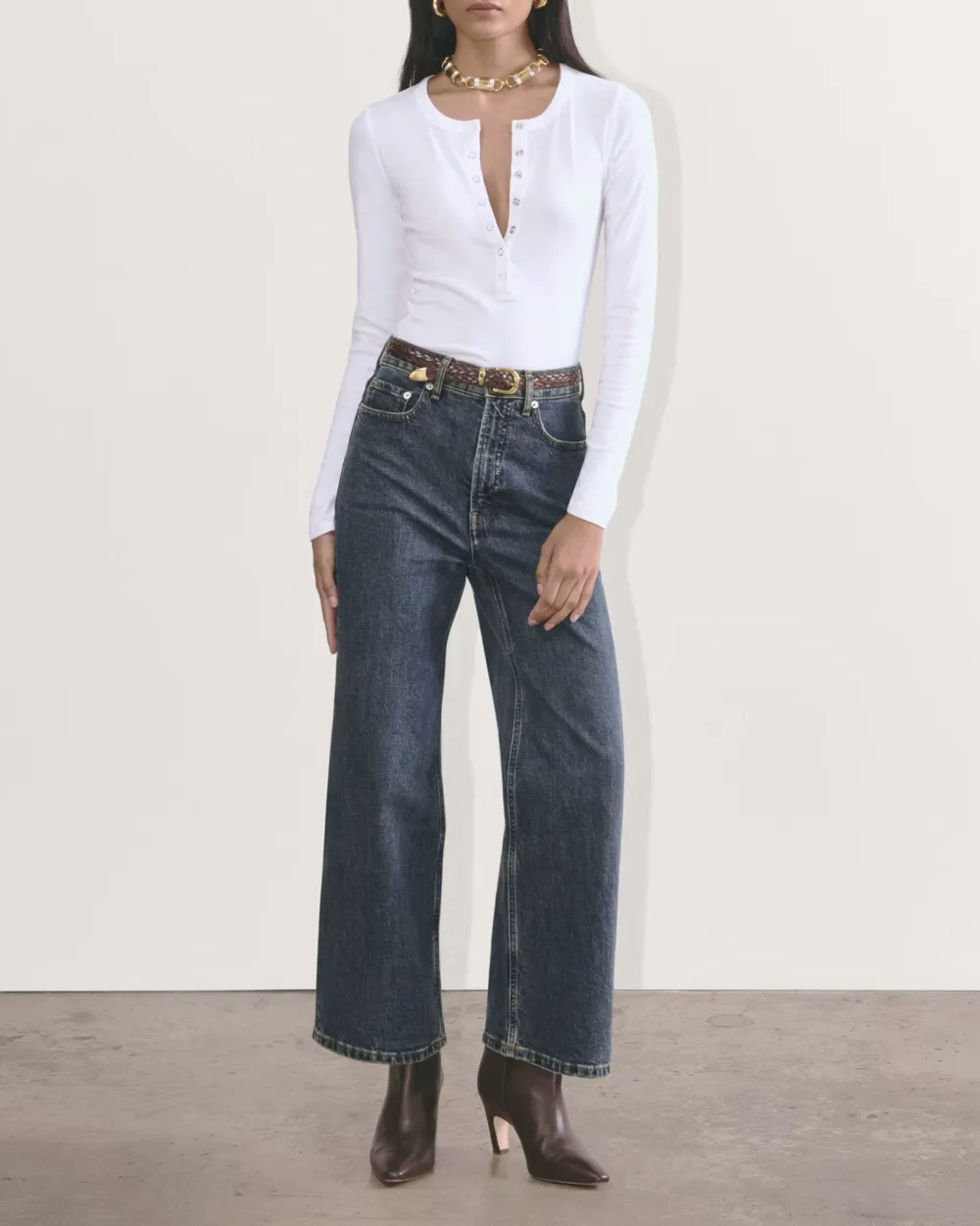 STRAIGHT LEG JEANS